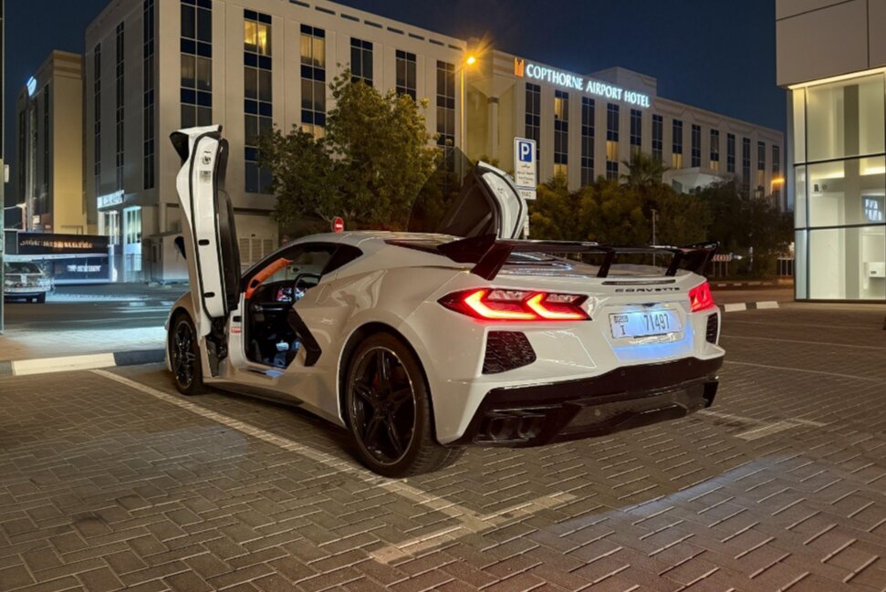 Corvette C8 2025 照片 3