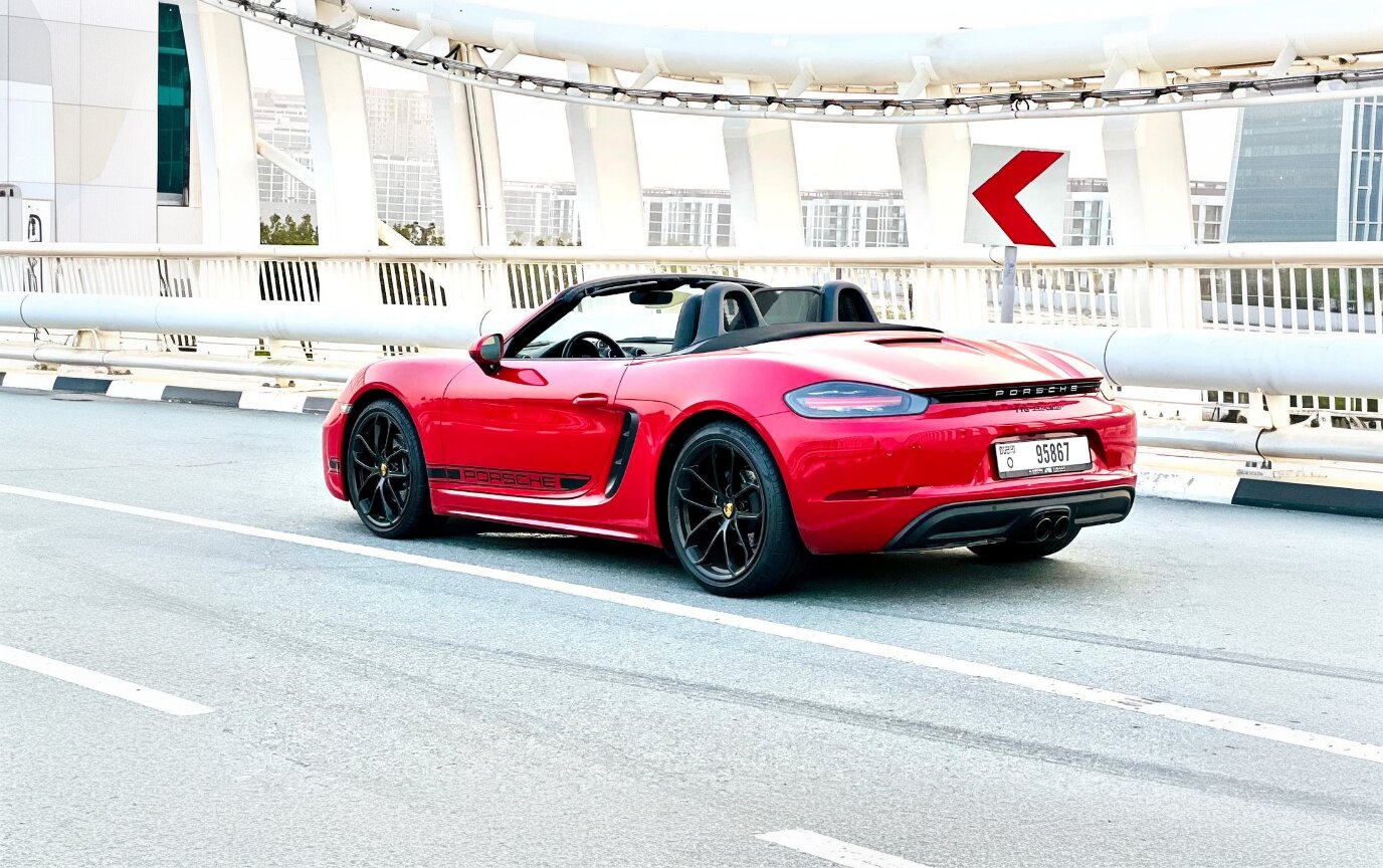 Porsche 718 2024 photo 2