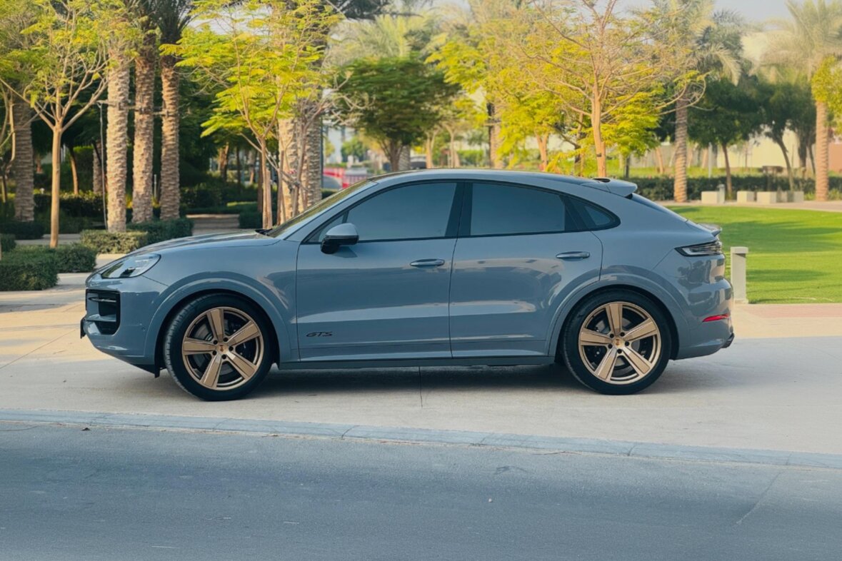 Фото 2: Porsche Cayenne 2025