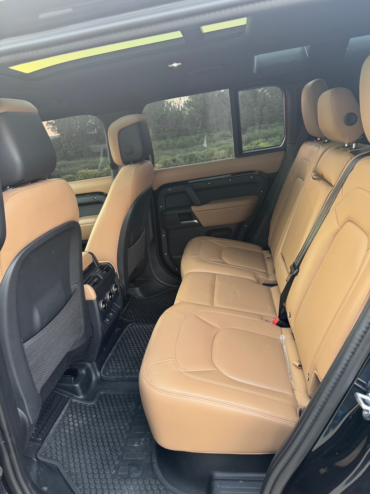 Range Rover Defender 2025 照片 5