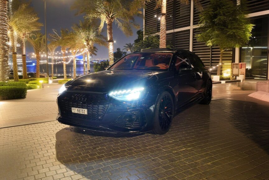 Audi RS4 (HERMES INTERIOR) 2023 photo 3