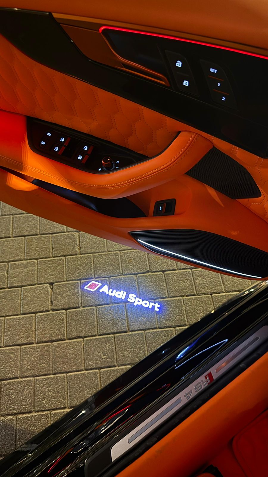 Audi RS4 (HERMES INTERIOR) 2023 photo 9