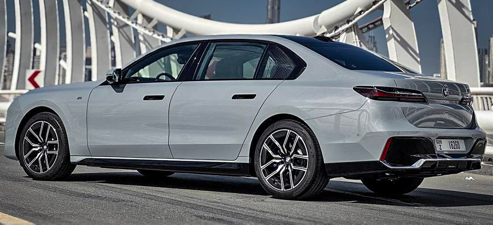 Bmw 7 Series 735i 2025 photo 3