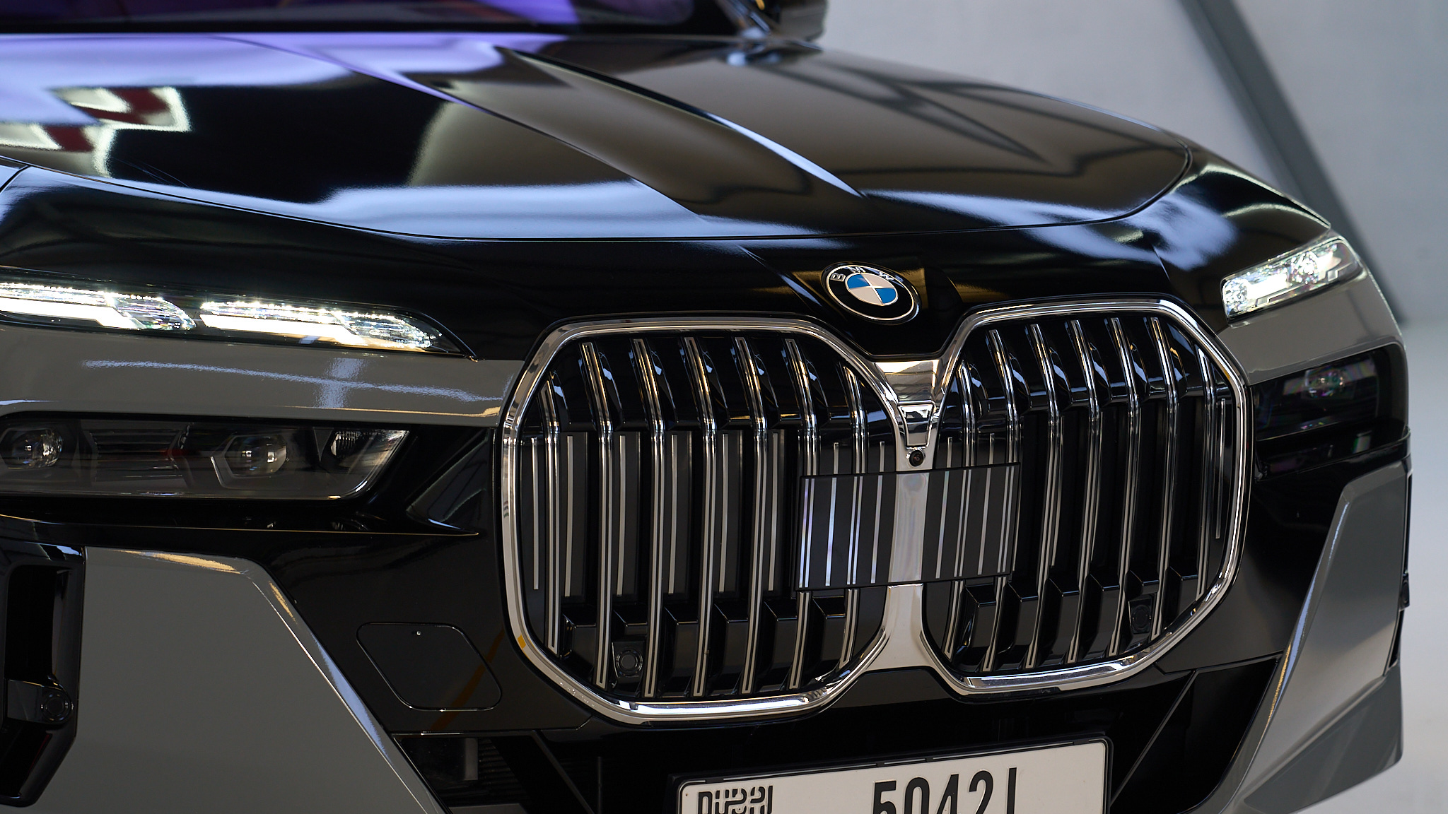 Bmw 7 Series 735i 2024 photo 3