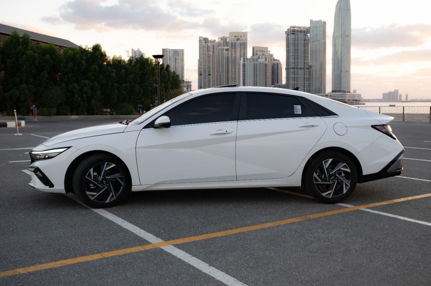 Hyundai Elantra 2024 photo 2