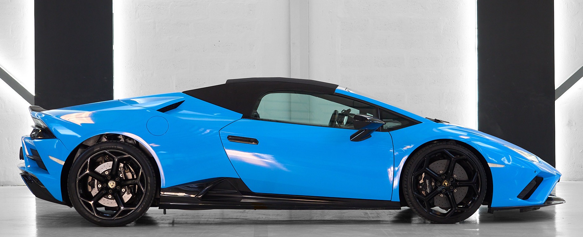 Lamborghini Huracan 2024 photo 2