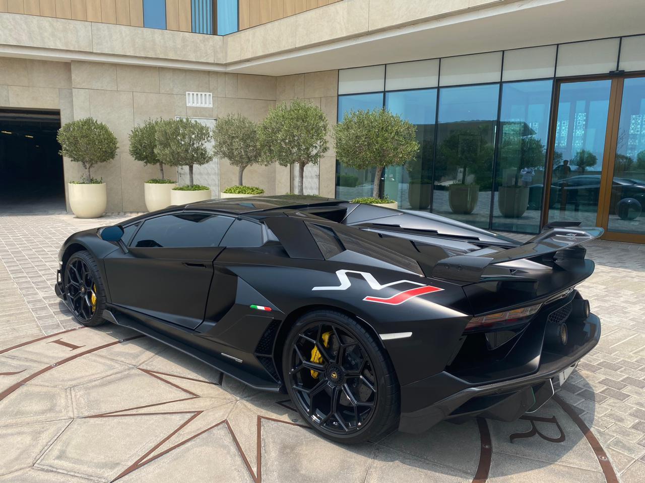 Lamborghini Aventador 2023 photo 2