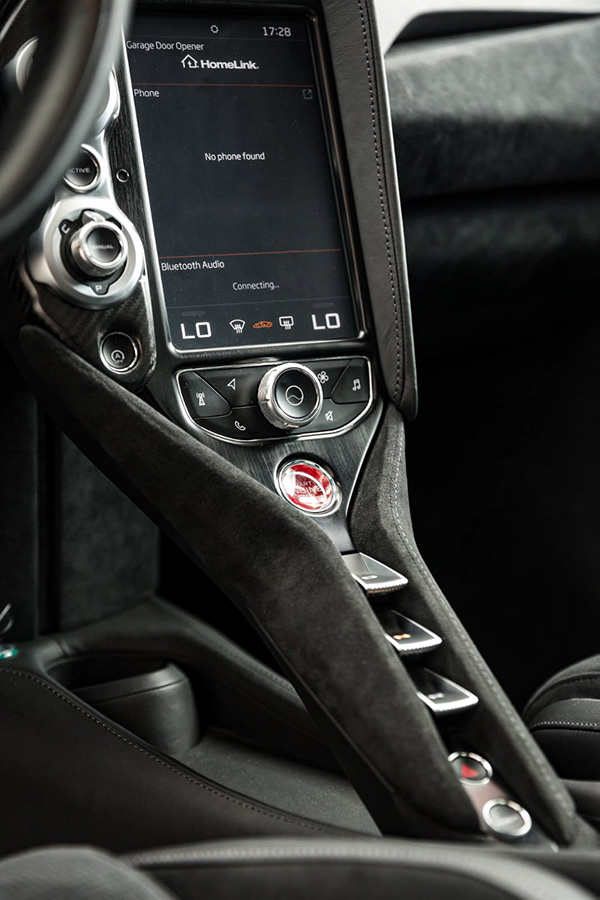 McLaren 720S 2023 photo 5