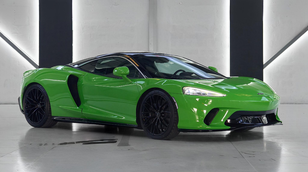 McLaren GT 2024