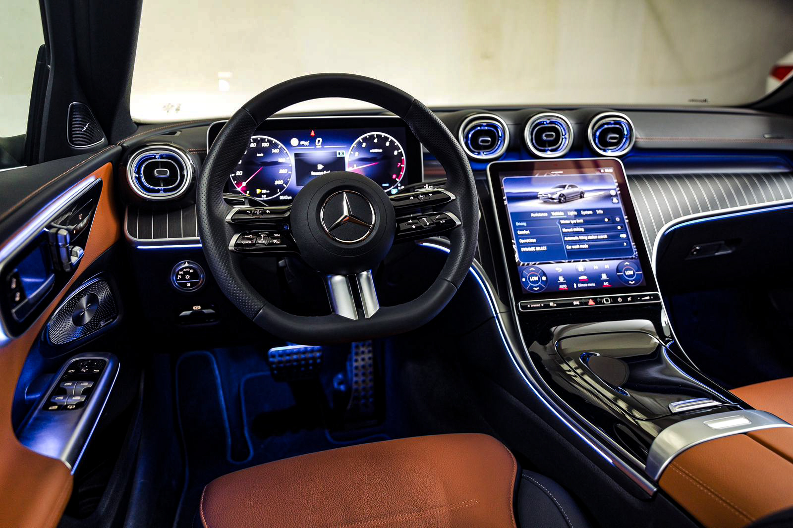 Mercedes C-Class 2025 photo 3