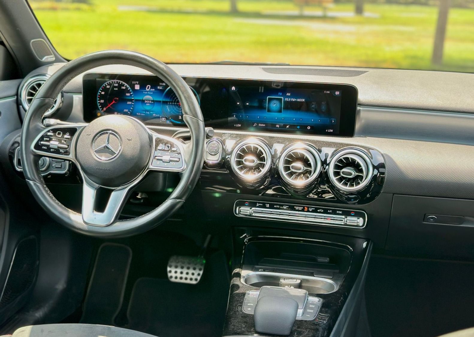 Mercedes A-Class 220 2024 photo 4