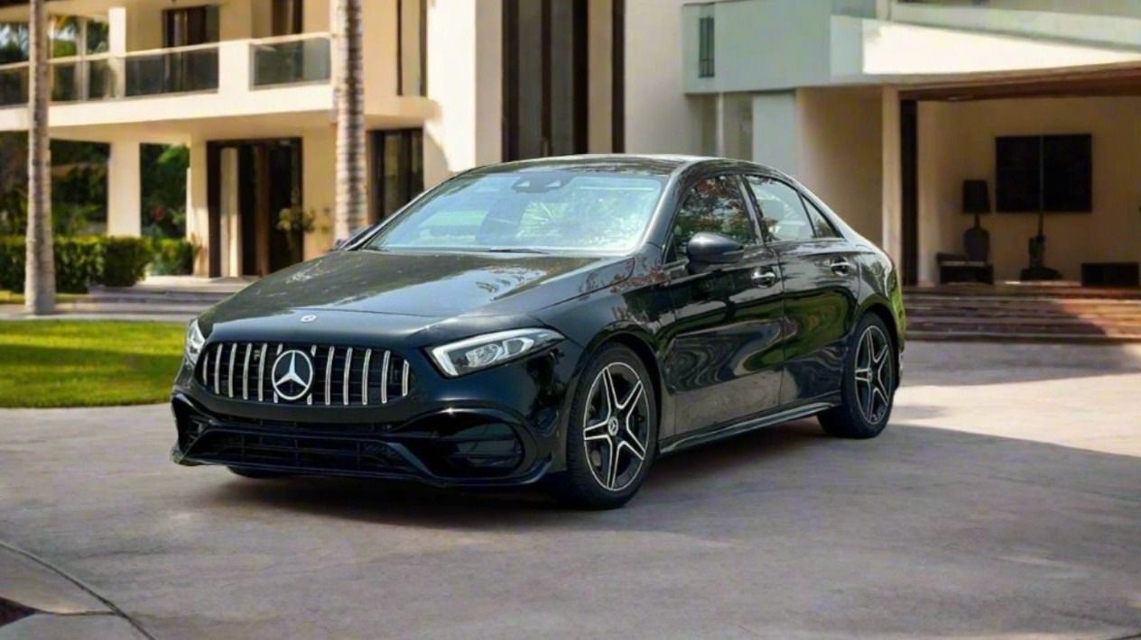 Mercedes A-Class 220 2024 photo 2