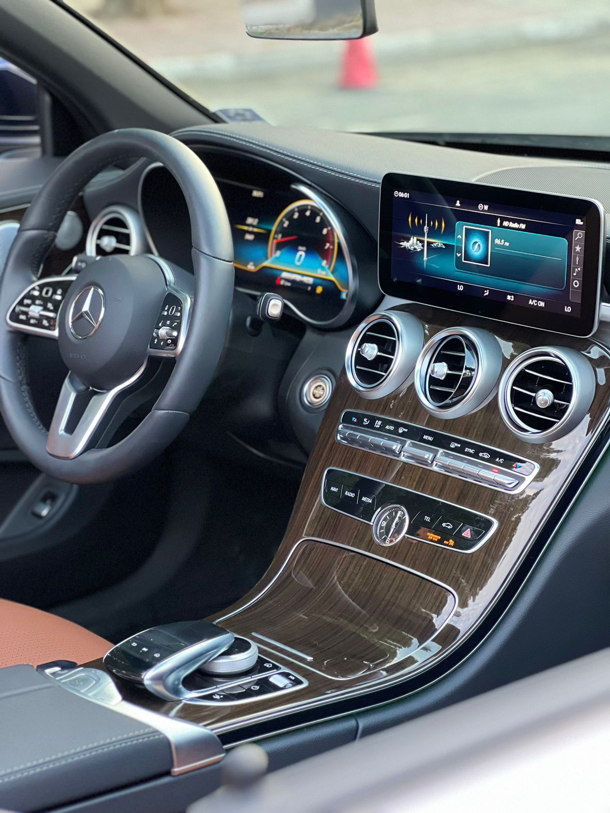 Mercedes C-Class 2023 photo 4