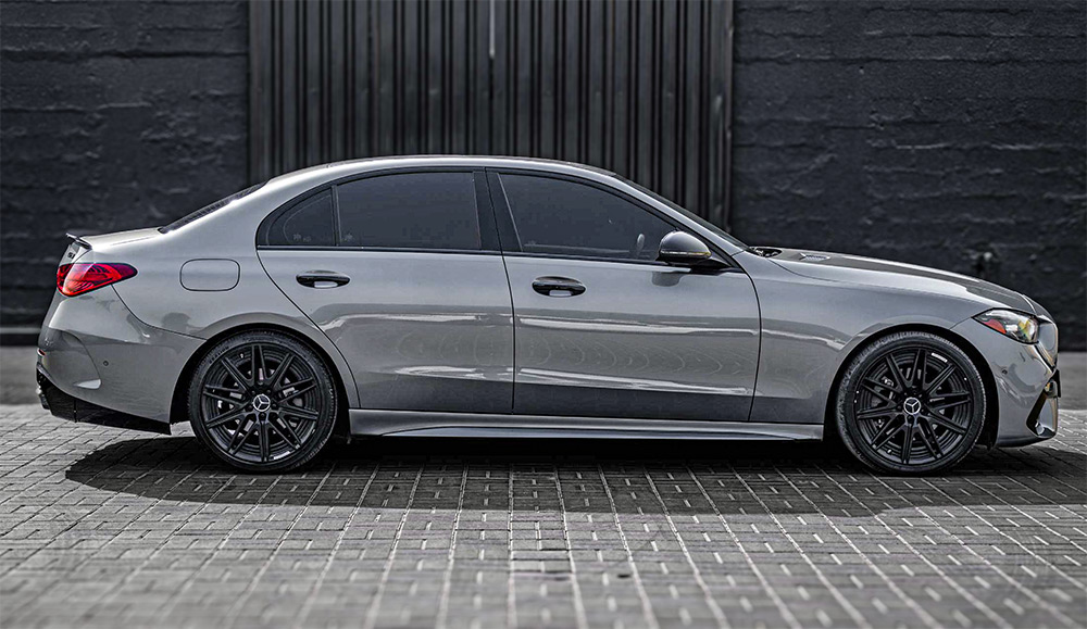 Mercedes C-Class C63 AMG 2023 photo 4