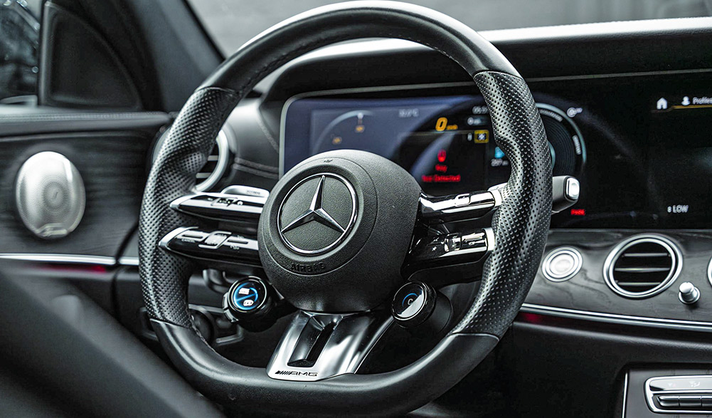 Mercedes E-Class 2023 photo 4