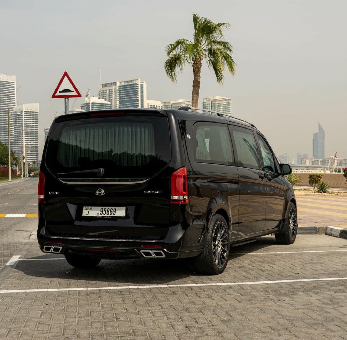 Foto 2 de Mercedes Clase V FALCON EDITION 2024