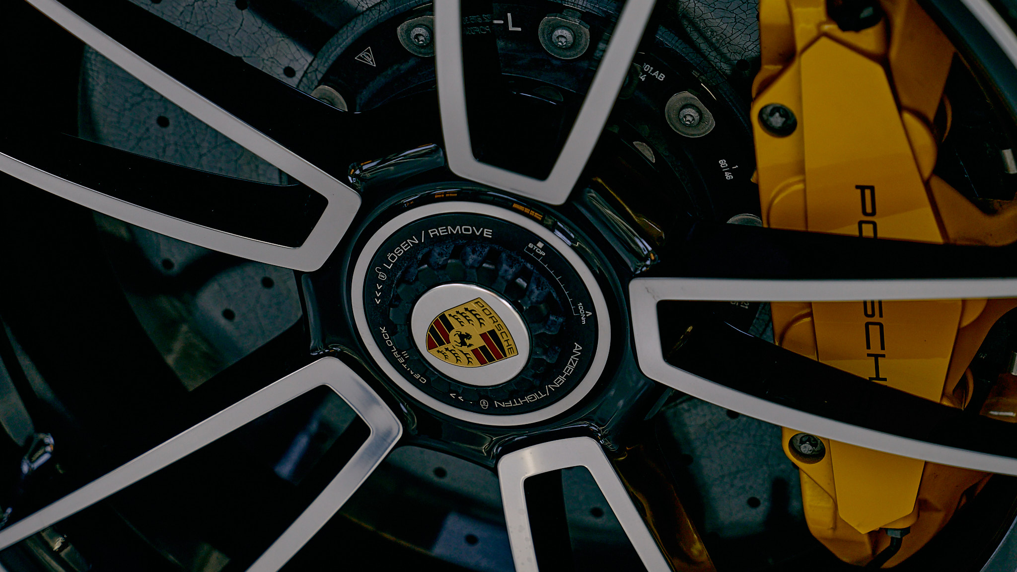 Porsche 911 Turbo S 2024 photo 8