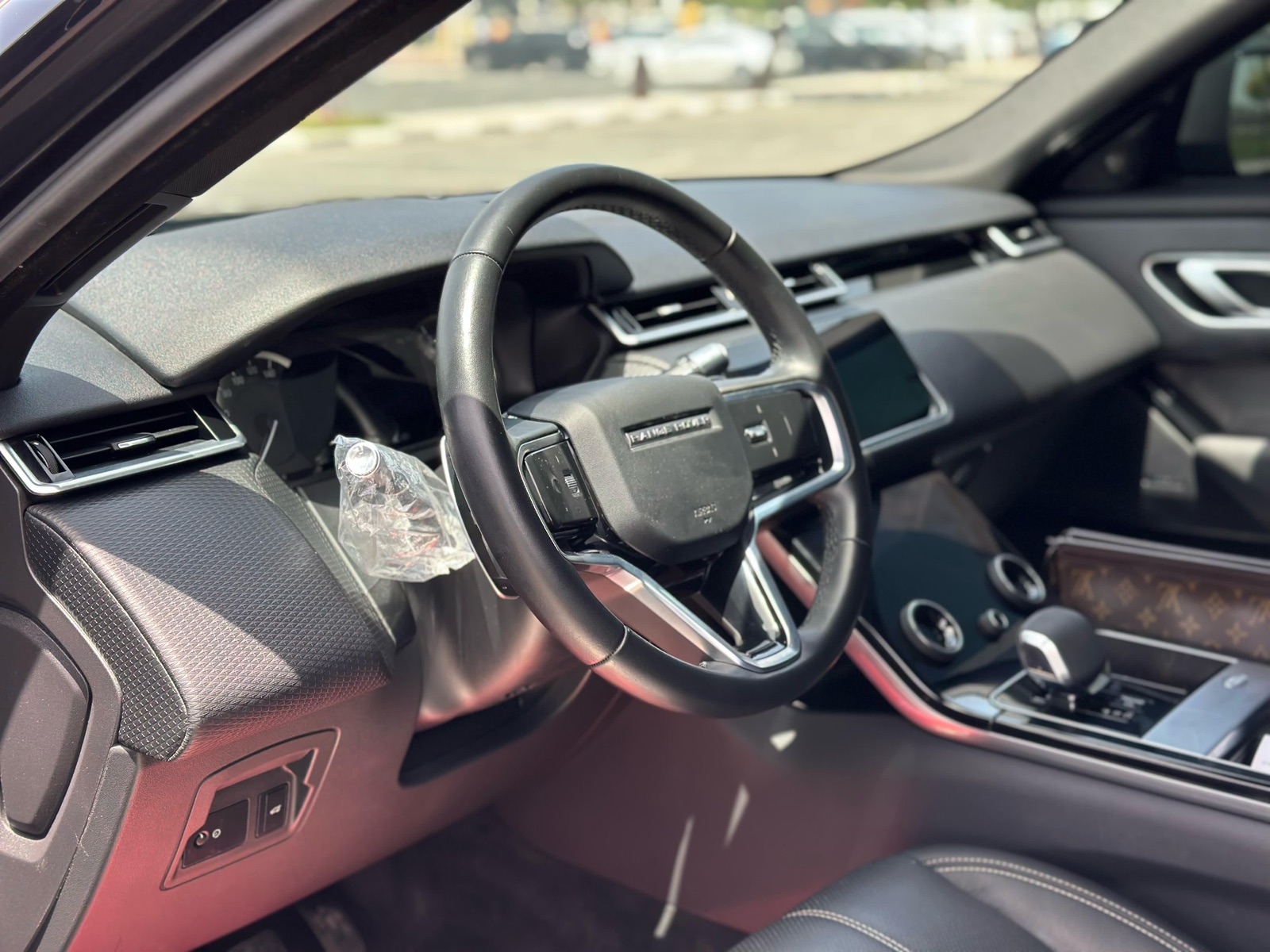 Range Rover Velar 2022 photo 5