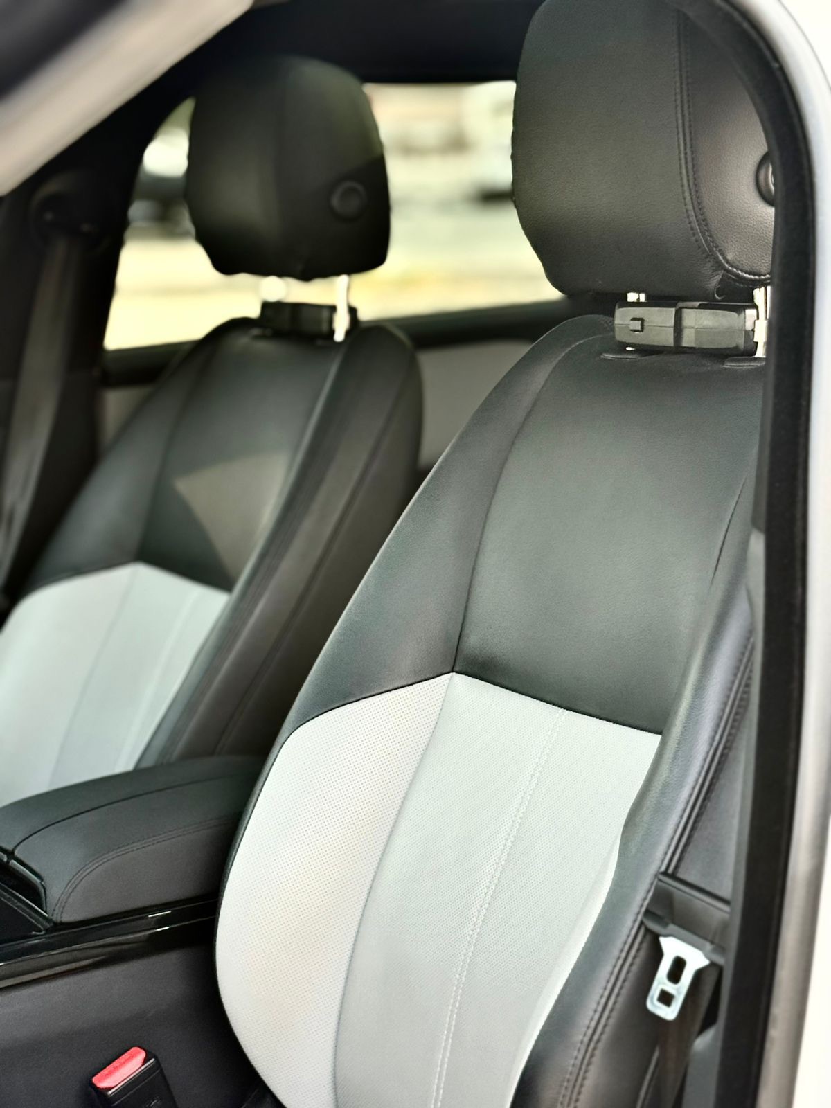 Range Rover Velar 2025 photo 4