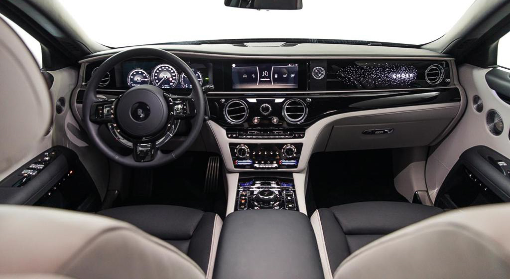 Rolls-Royce Ghost 2018 photo 2