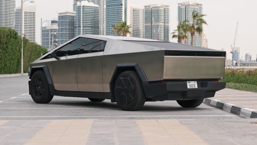 Tesla Cybertruck 2024 photo 2