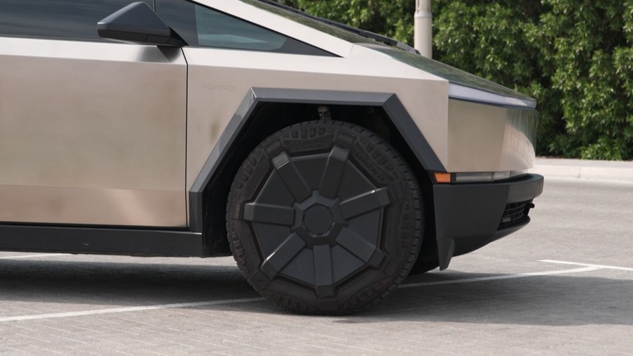 Tesla Cybertruck 2024 photo 3