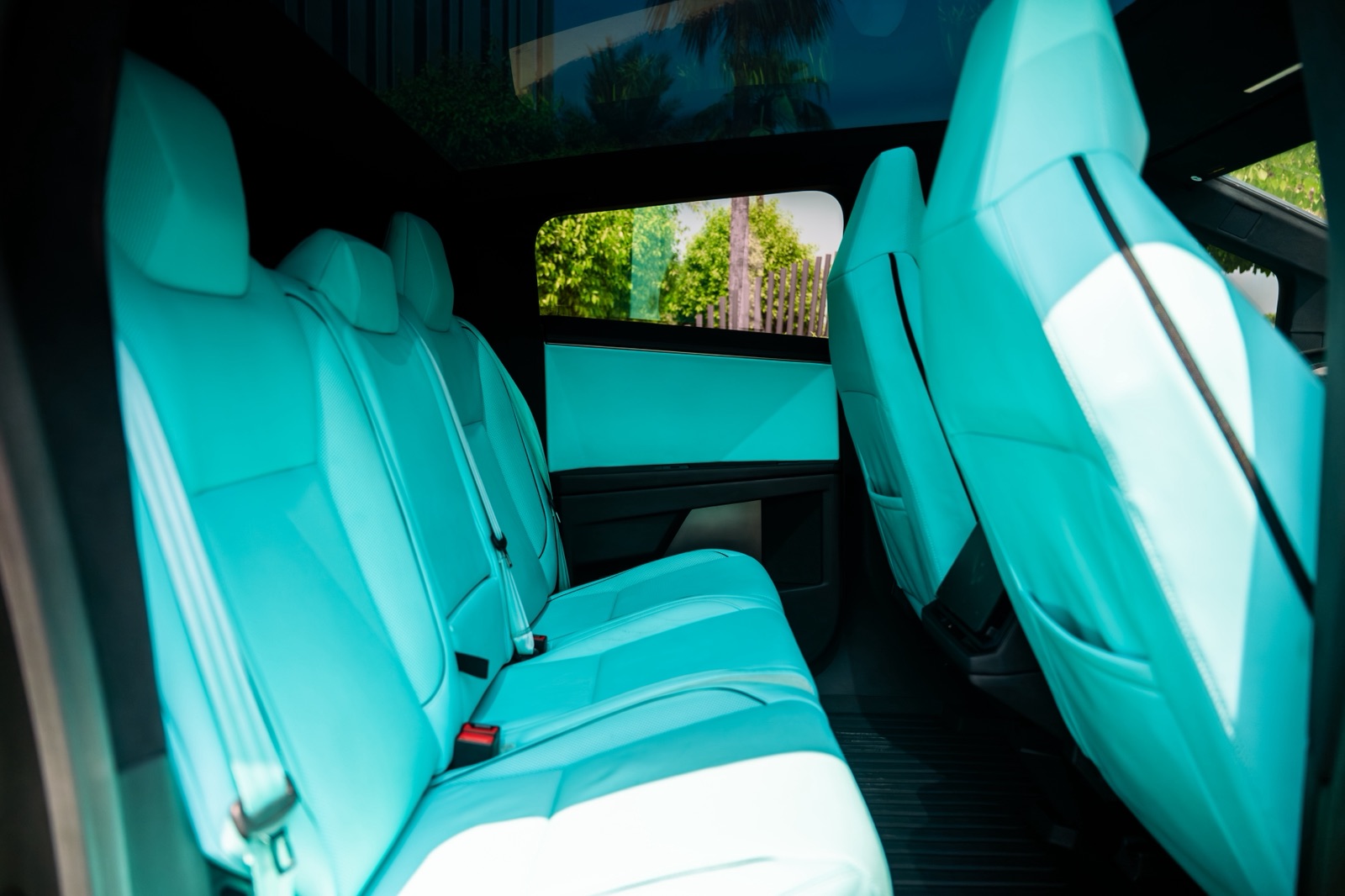 Tesla Cybertruck 2024 photo 6